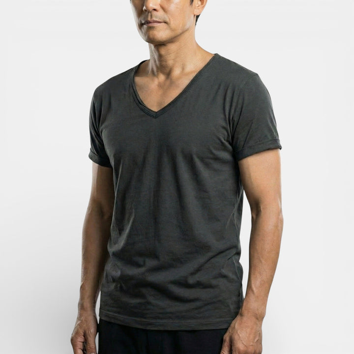 Meinhard™ | Weiches T-Shirt mit V-Ausschnitt