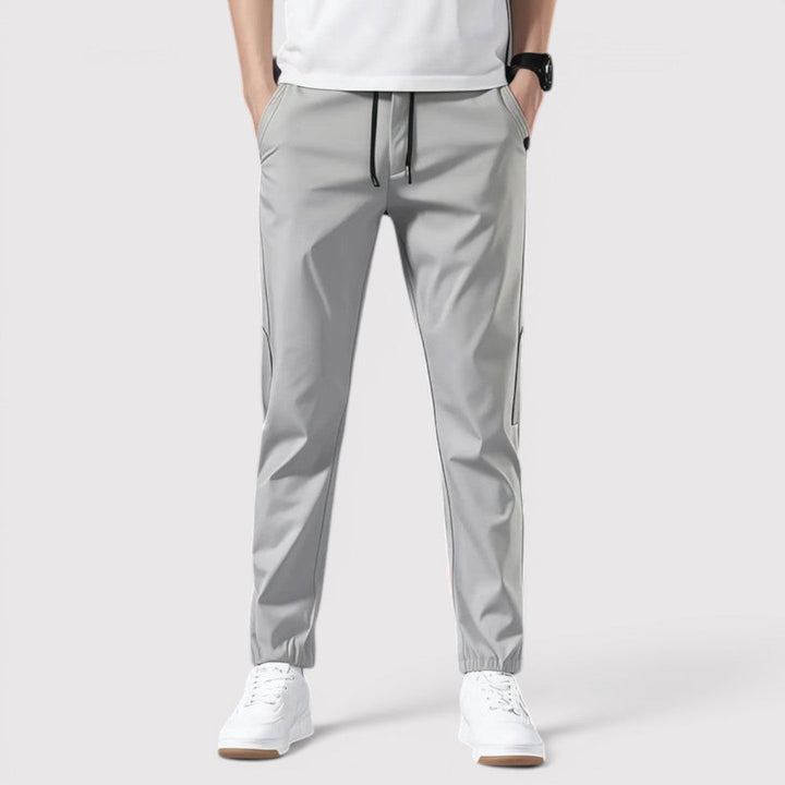 Till™ | Leichte Tapered-Hose mit stabilem Bund