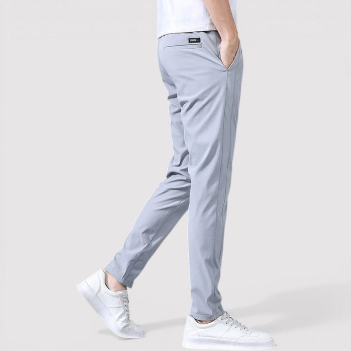 Dietrich™ | Glatte Tapered-Hose mit Stretch-Effekt