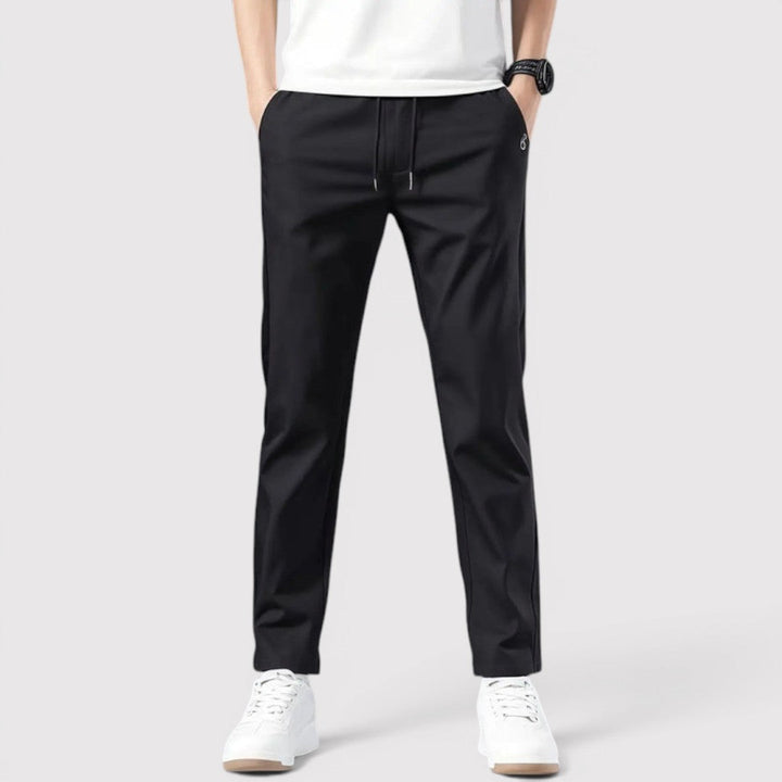 Till™ | Leichte Tapered-Hose mit stabilem Bund