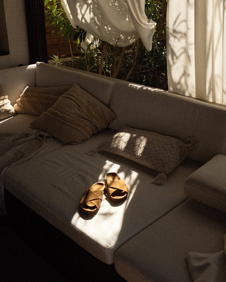 Kevin™ | Sandalen mit Kreuzriemen in Sandfarbe