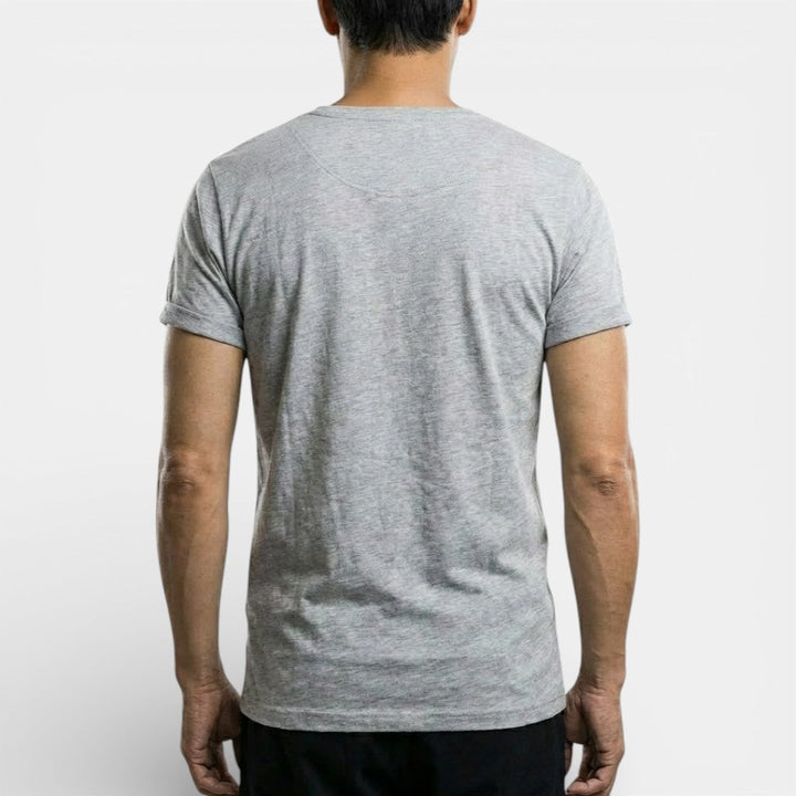 Meinhard™ | Weiches T-Shirt mit V-Ausschnitt